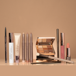Delilah Cosmetics Set