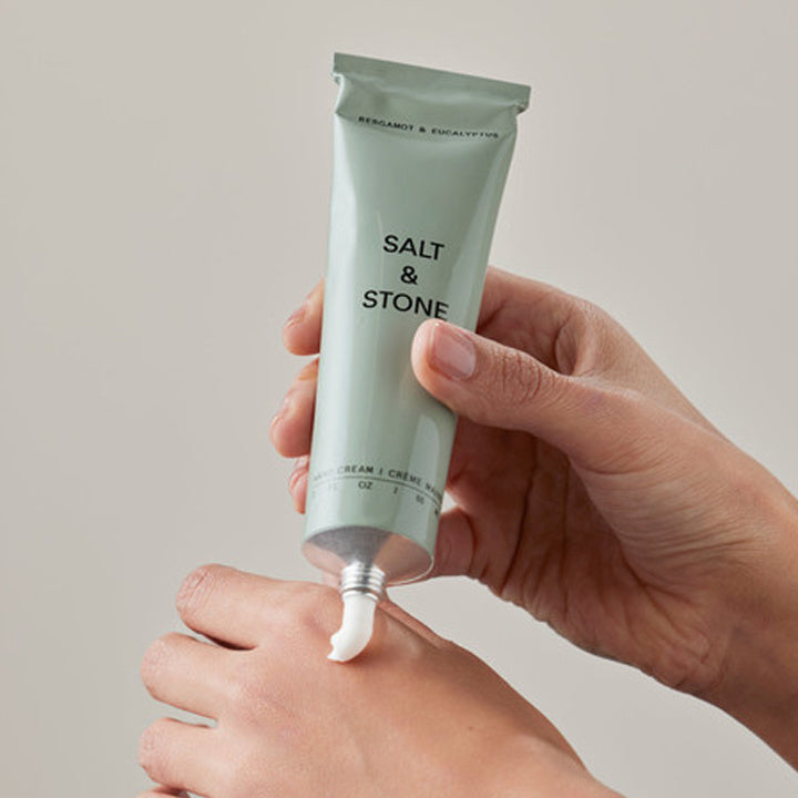 Salt & Stone Hand Cream - Bergamot & Eucalyptus substantie