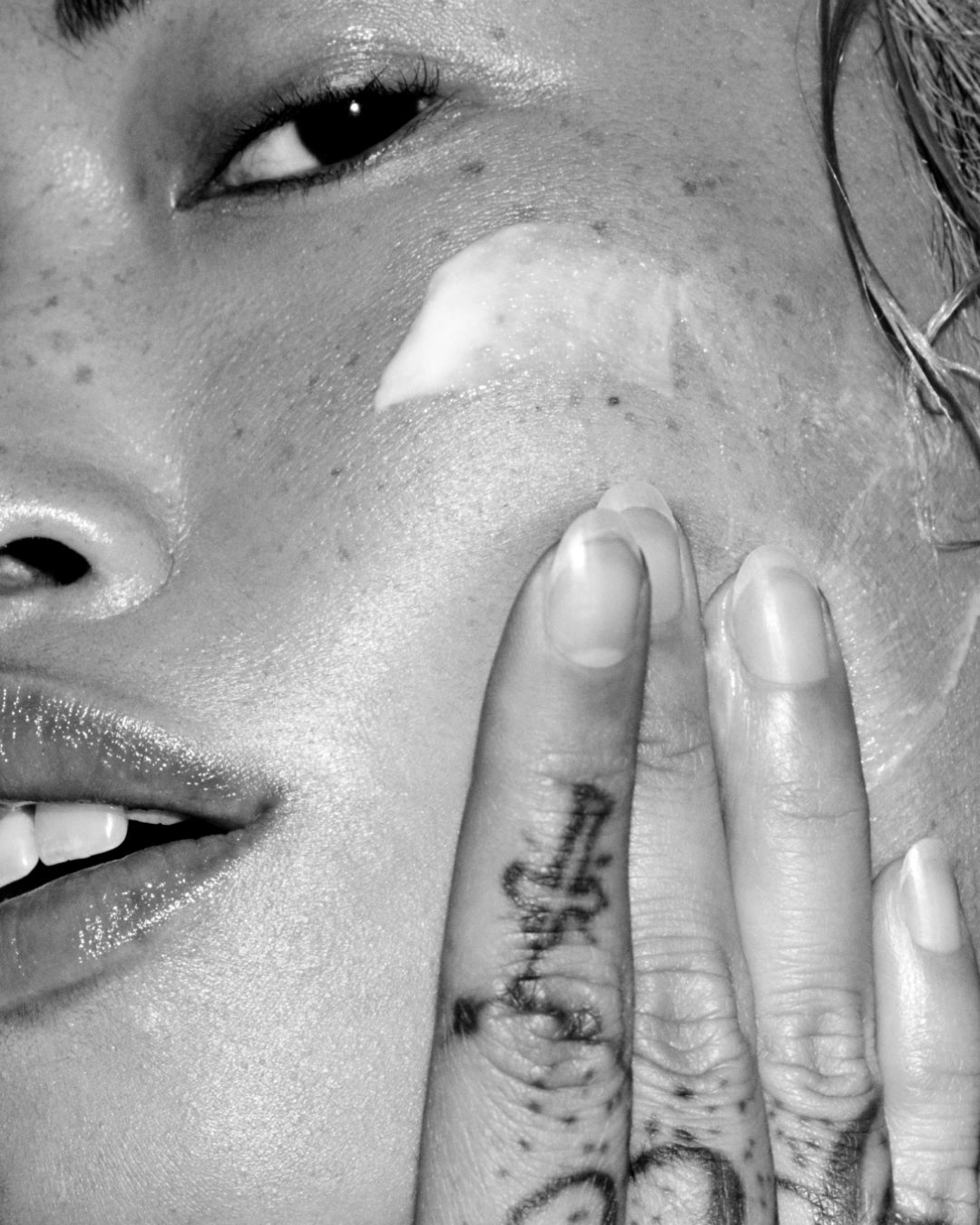 Grown Alchemist Hydra Restore Cream Cleanser sfeer