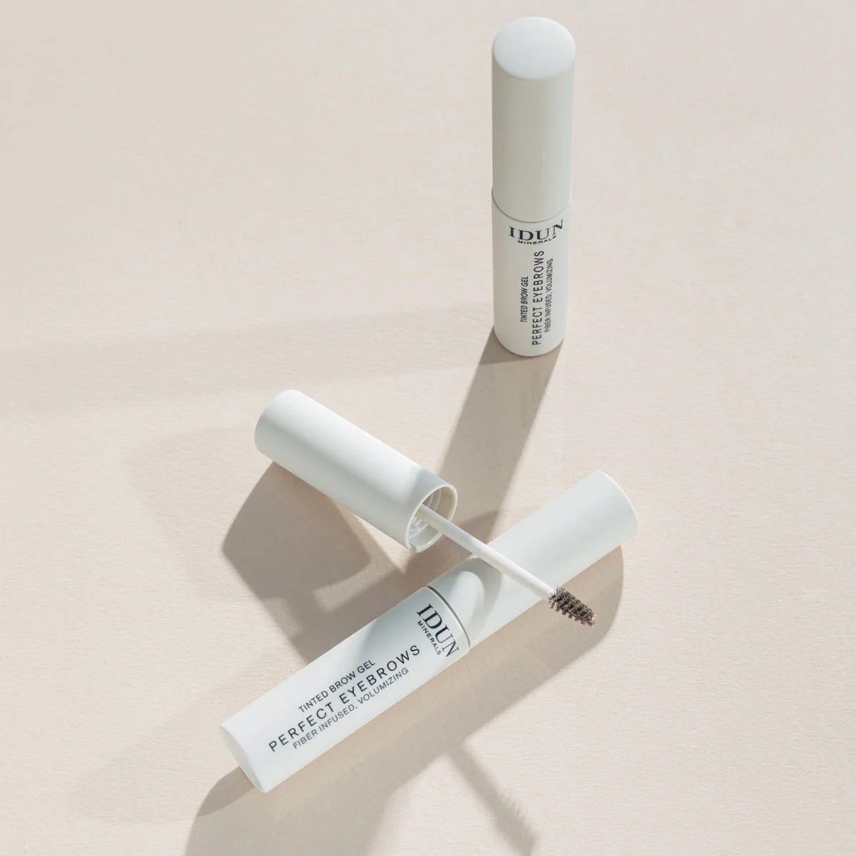 IDUN Minerals Browgel Perfect Eyebrows - Medium sfeer