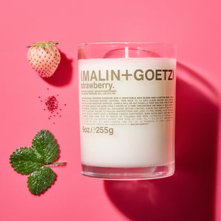 Malin+Goetz strawberry geurkaars sfeer