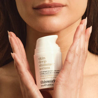 This Works Skin Deep Shimmer serum sfeer