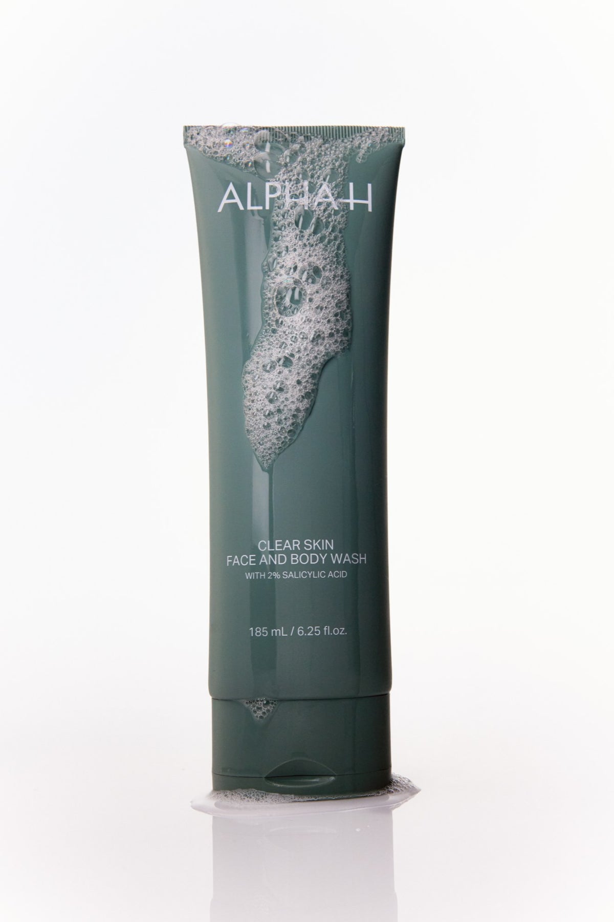 Alpha-H Clear Skin Face & Body Wash tube met schuim