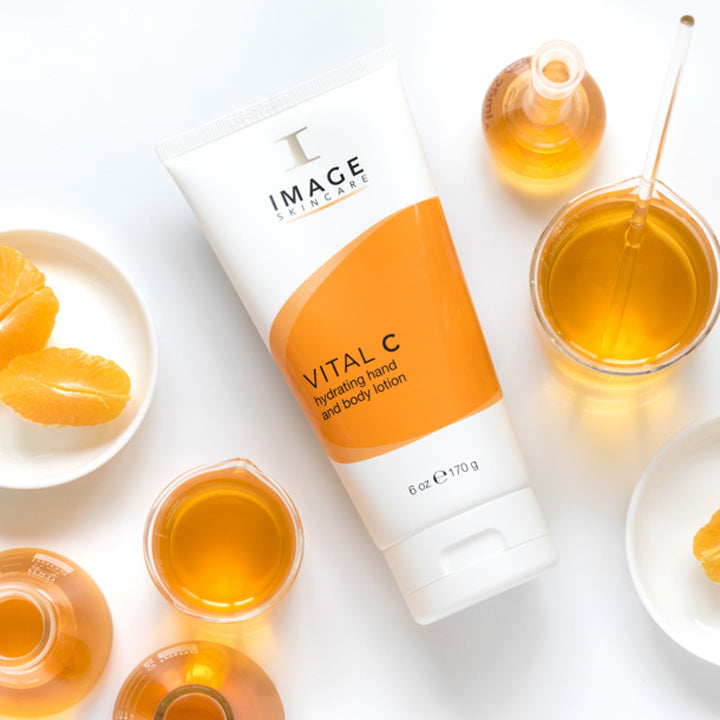 Image Skincare VITAL C - Hydrating Hand And Body Lotion sfeer