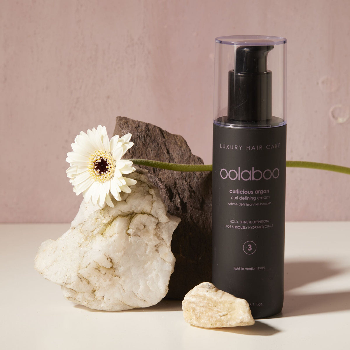Oolaboo Curlicious Argan Curl Defining Cream met madeliefje en stenen