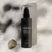 Oolaboo Morning Dew Softly Prebiotic Cleanser op linnen met blaadjes