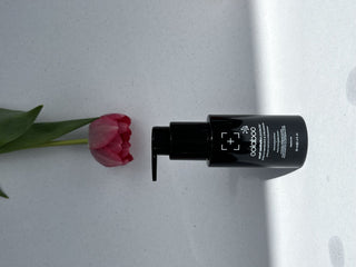 Oolaboo Smart Aesthetics SPF50 No Harmful UVA & UVB Protector met tulp