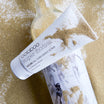 Oolaboo Super Foodies All Over Gentle Scrub op goud en marmer