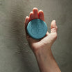 Oolaboo Super Foodies Face Cleansing Bar in de hand