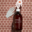 Oolaboo Super Foodies Happy Hand Soap tussen papieren handen