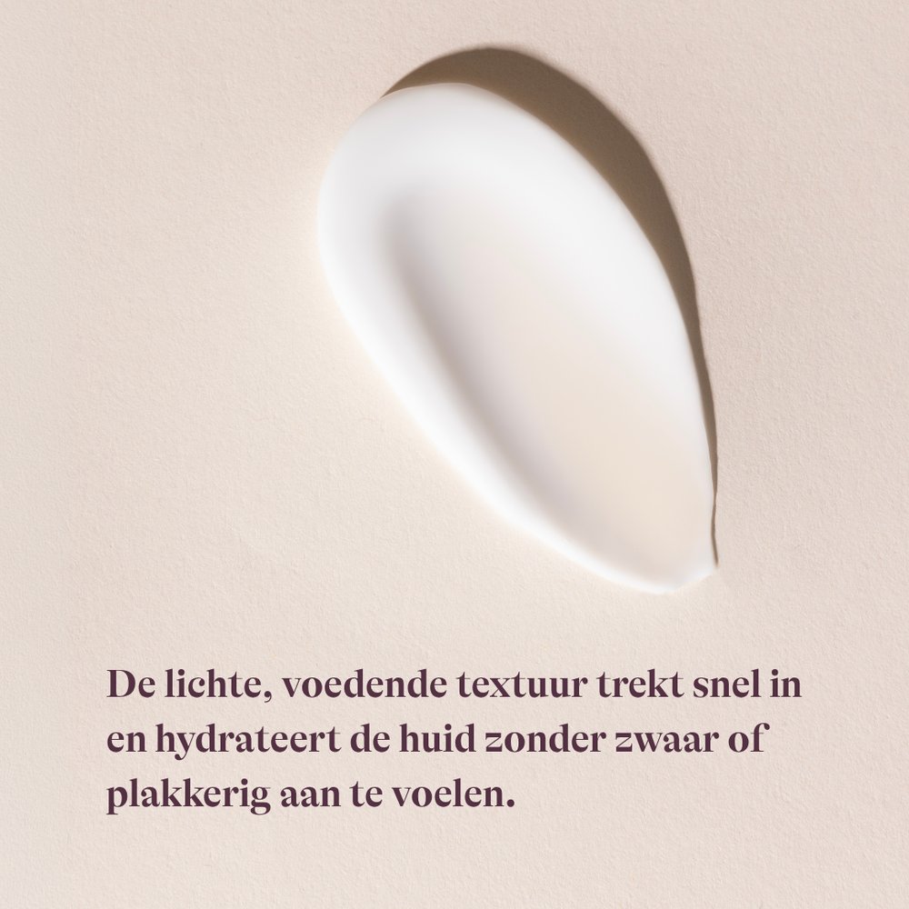 Prescription Vitamin K Eye Cream 15ml textuur van de oogcrème