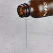 Medik8 C-Tetra Luxe 30ml serum dat uit het flesje loopt